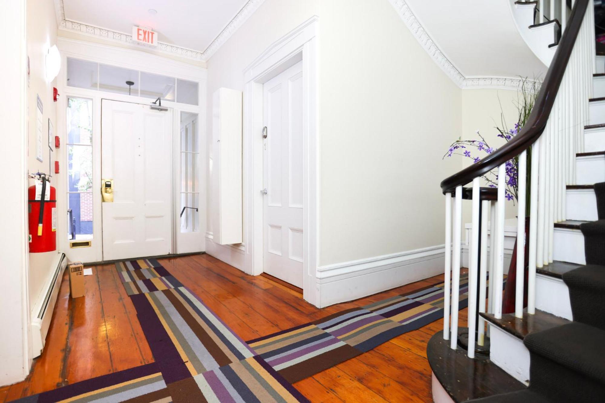 Charming & Stylish Studio On Beacon Hill #2 Бостон Экстерьер фото